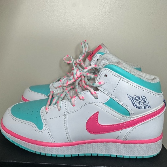 Jordan 1 Mid White Pink Green Soar (GS) 🍬 - Picture 7 of 16